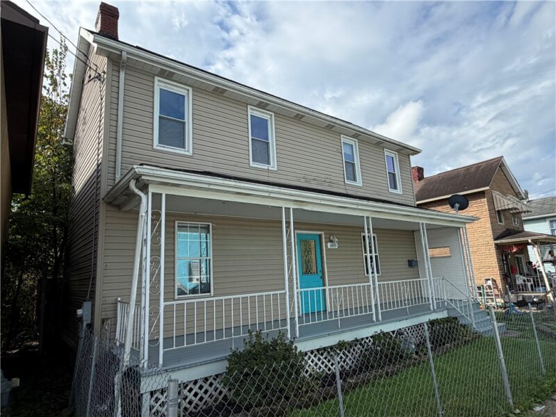 613 1st Street — photo 2