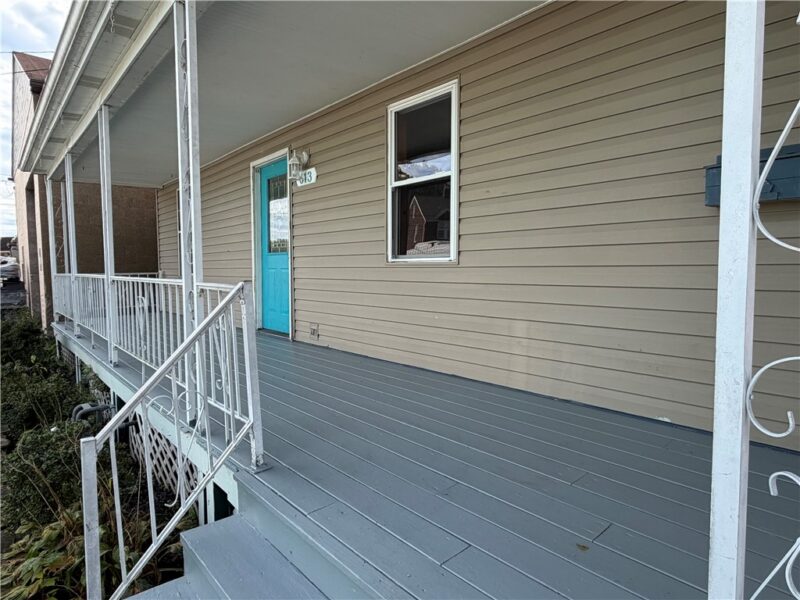 613 1st Street — photo 3