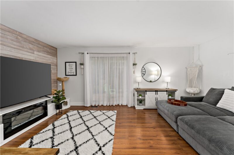 395 Hemlock Ct — photo 5