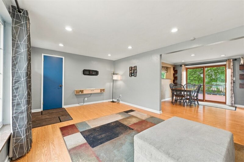 425 Elaine Dr — photo 5
