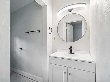 5421 Wellesley Ave — photo 4
