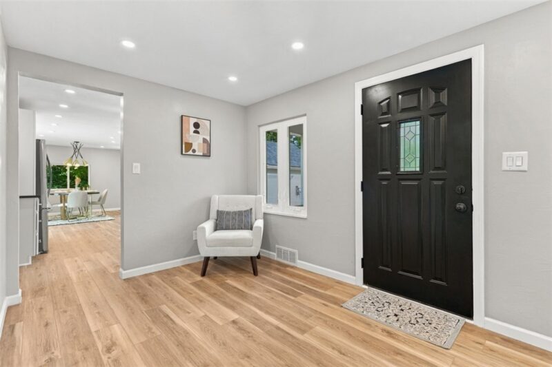 160 Gateway Ave — photo 6