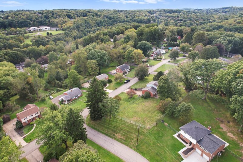 2425 Trotter DRIVE — photo 3