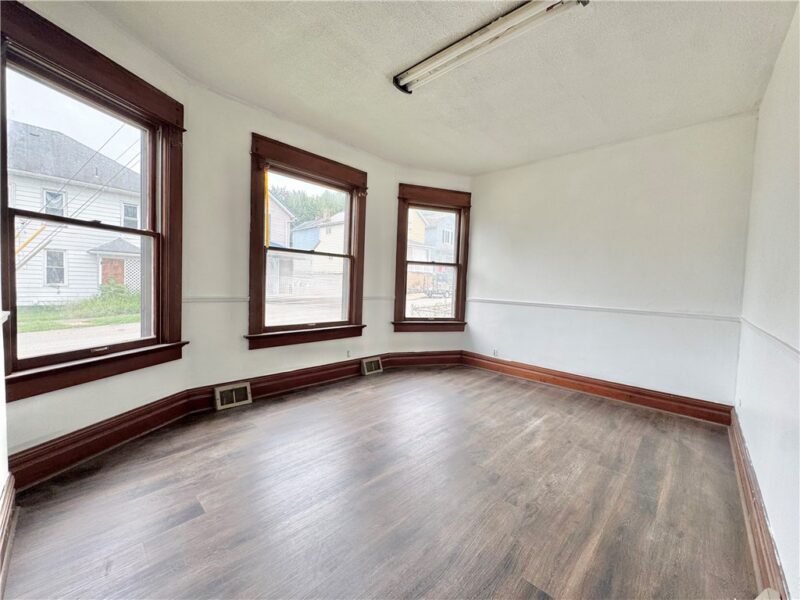 1101 Pollock Ave — photo 4