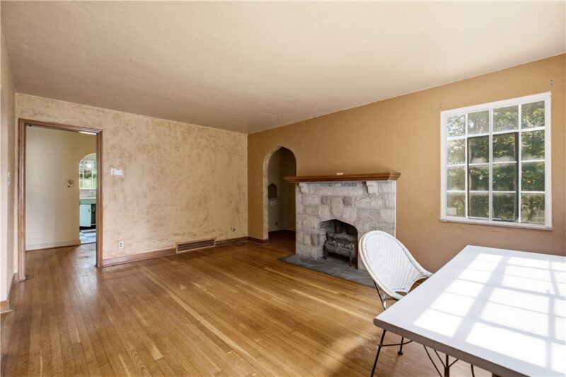 1039 Anderson Rd — photo 2