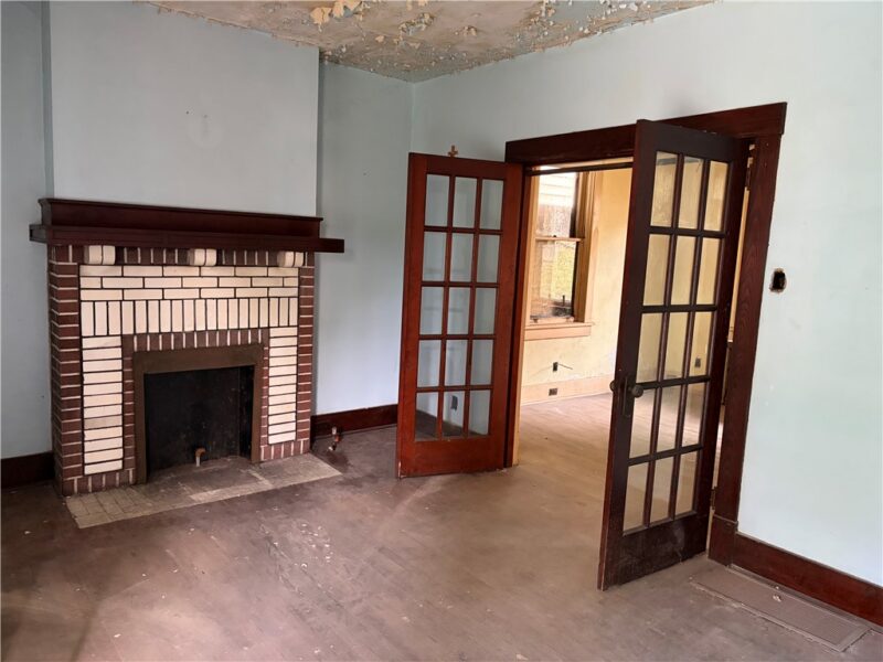 217 henderson — photo 2