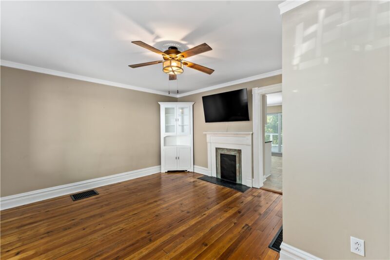 515 Finley Ave — photo 2