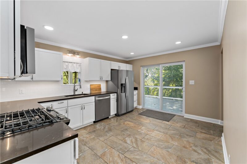515 Finley Ave — photo 7