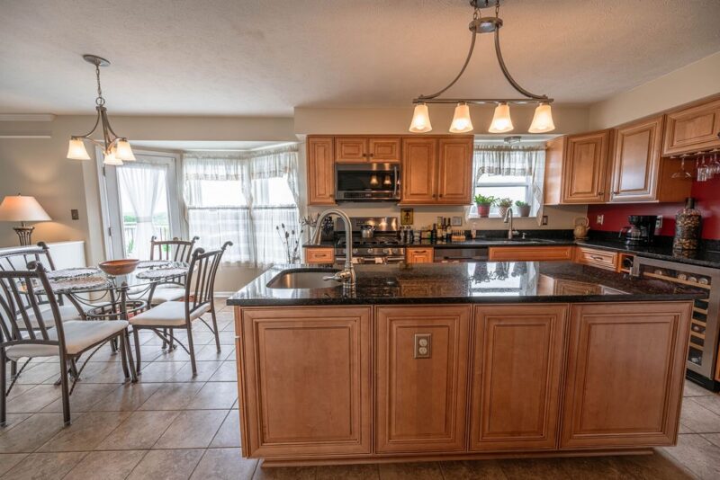 718 Woodbridge Drive — photo 8