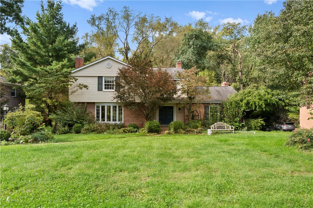 1640 Pinetree Drive — photo 1