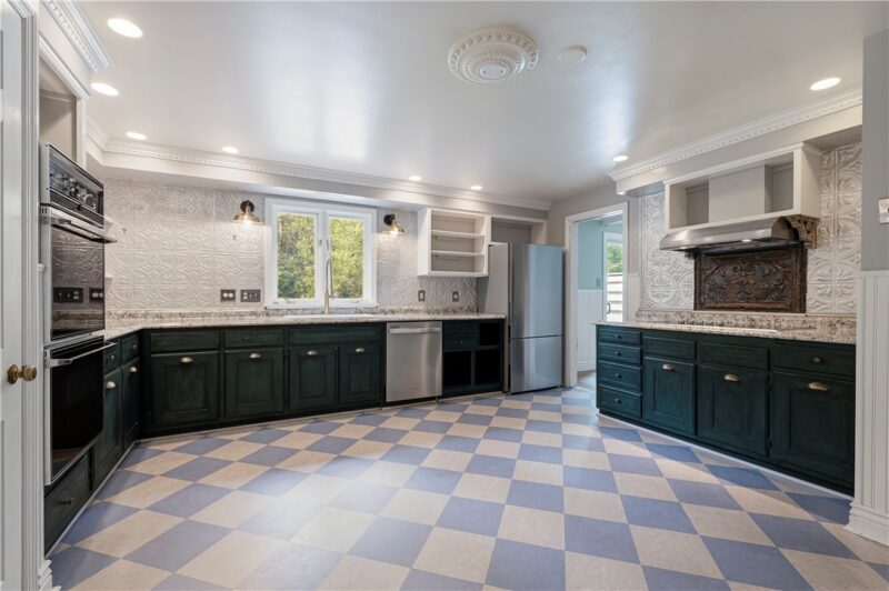1640 Pinetree Drive — photo 6