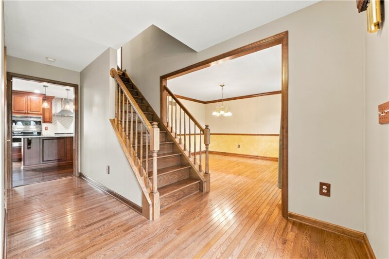4235 Glen Eden Road — photo 6