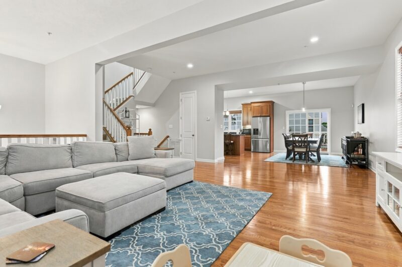 241 Riverfront Street — photo 4