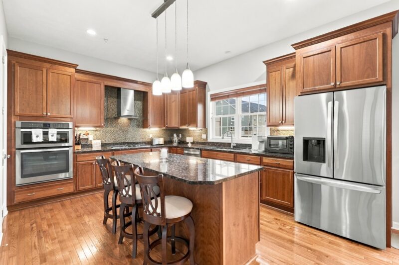 241 Riverfront Street — photo 7