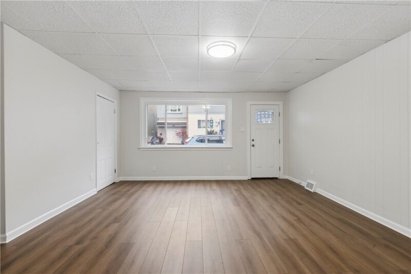 3227 Mary St — photo 4