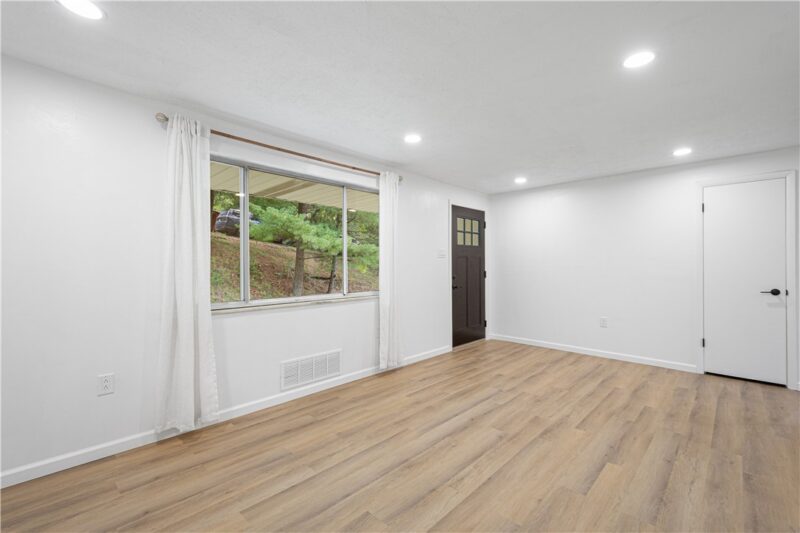 13 Cherokee Dr — photo 3