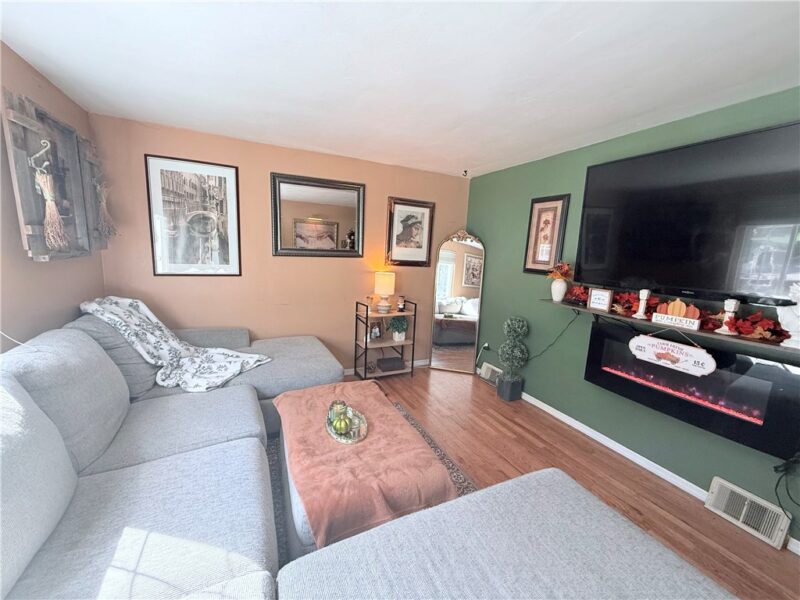 122 S Joslyn Dr — photo 6