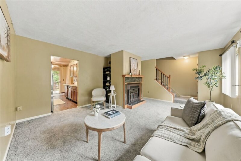 304 Springwater Ct — photo 5
