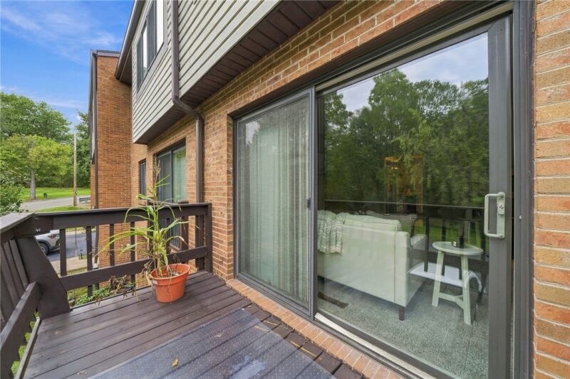 304 Springwater Ct — photo 6