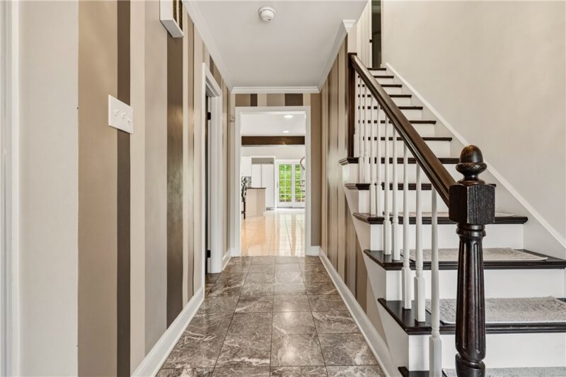 117 Yorktown Rd — photo 3