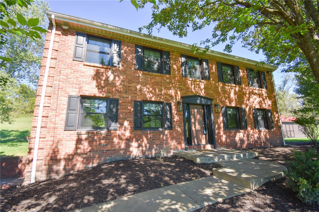 16 Linn Farm Rd — photo 1