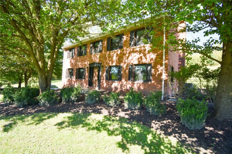 16 Linn Farm Rd — photo 2