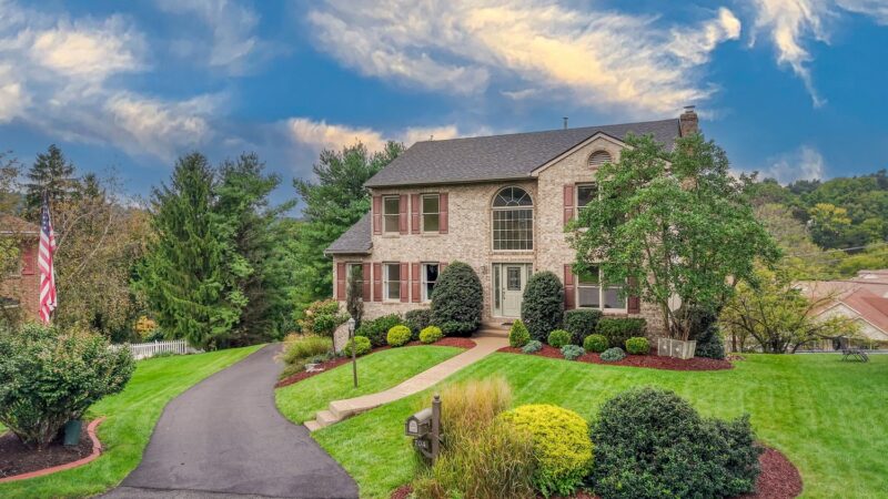 704 Red Barn Court — photo 3