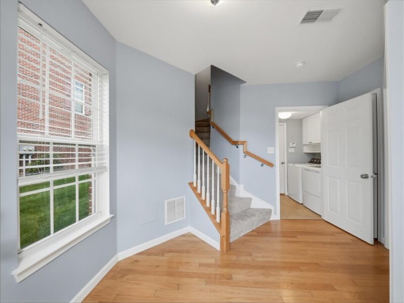 400 Fairgate Dr — photo 2