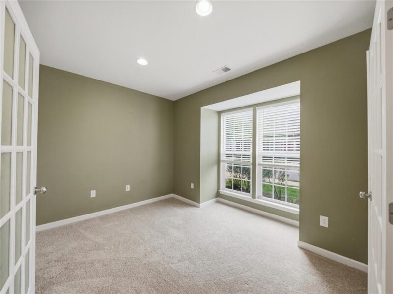 400 Fairgate Dr — photo 4