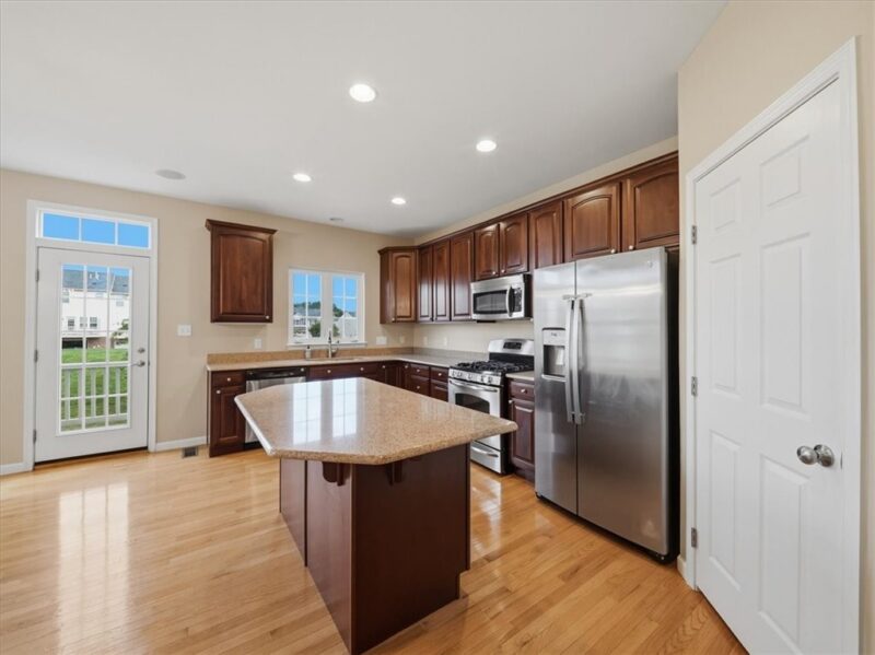 400 Fairgate Dr — photo 6