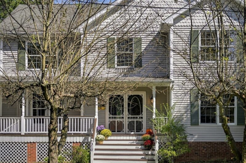 310 S Jefferson St — photo 2