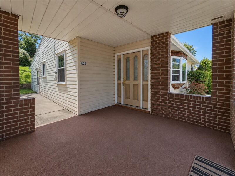 1324 Beverly Road — photo 5