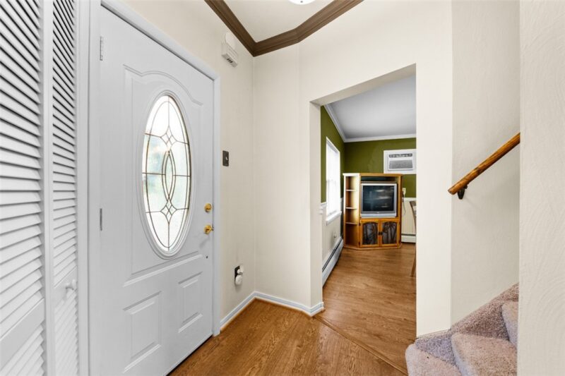 614 E Gibson Ave — photo 8
