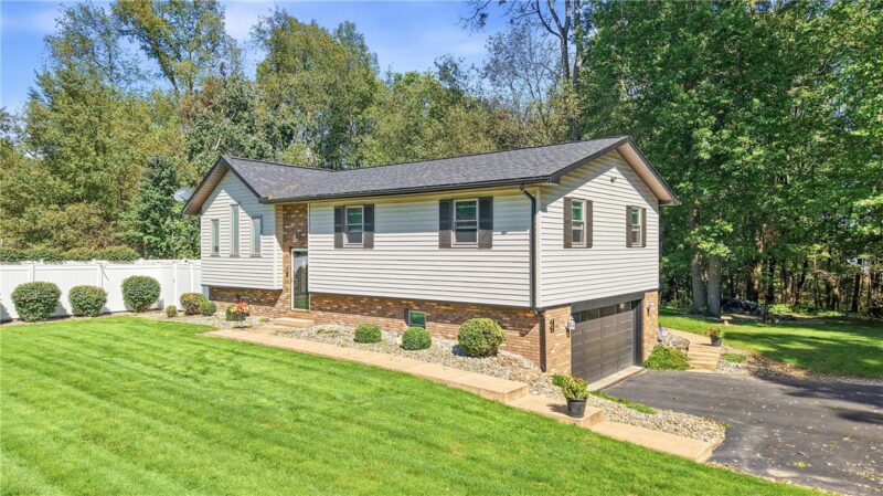 725 Niagara Trl — photo 2