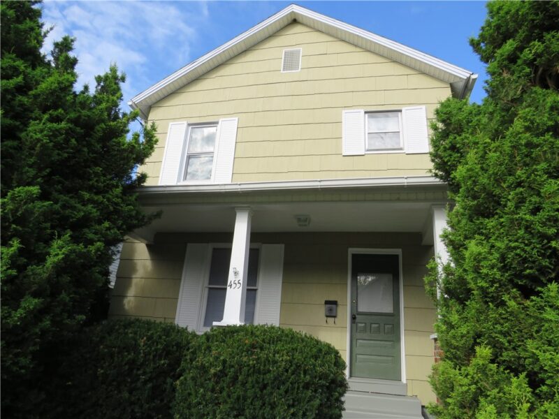 455 McConnell St — photo 2