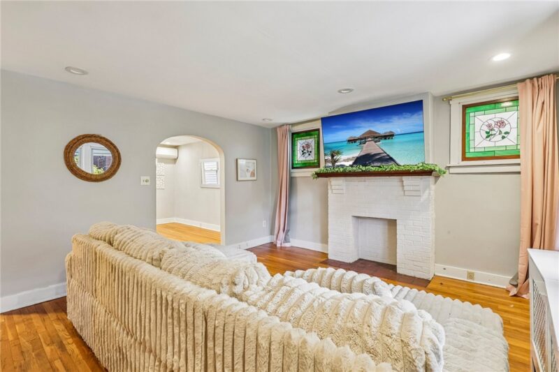413 Lenox Ave — photo 7