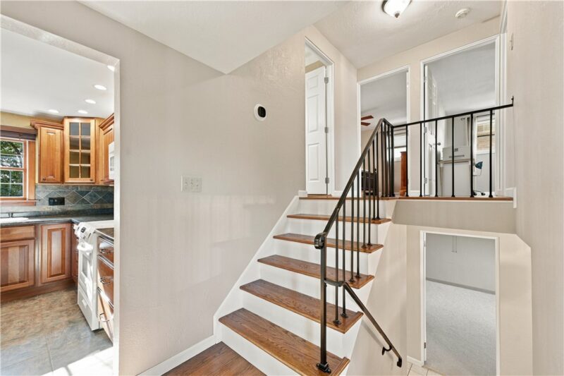 151 Sheldon Ave — photo 8