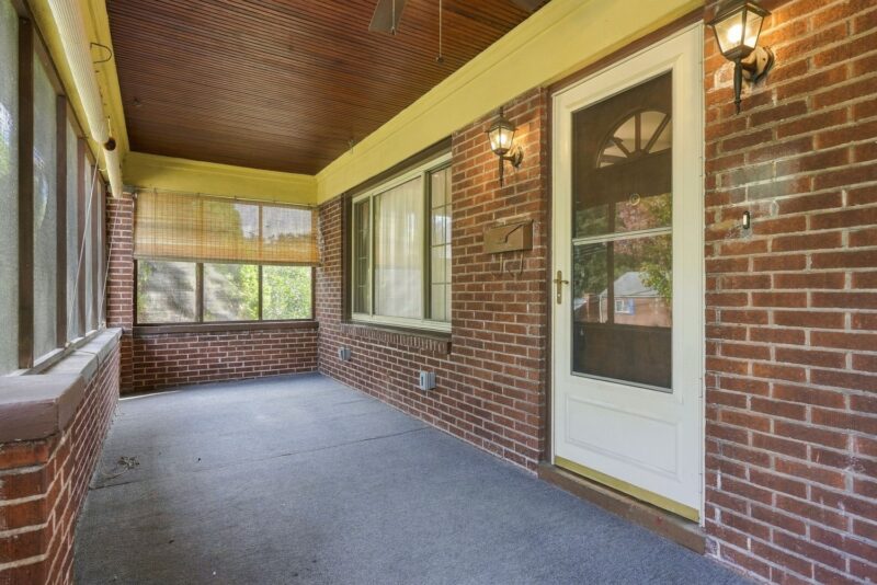 10 Broadmoor AVENUE — photo 3