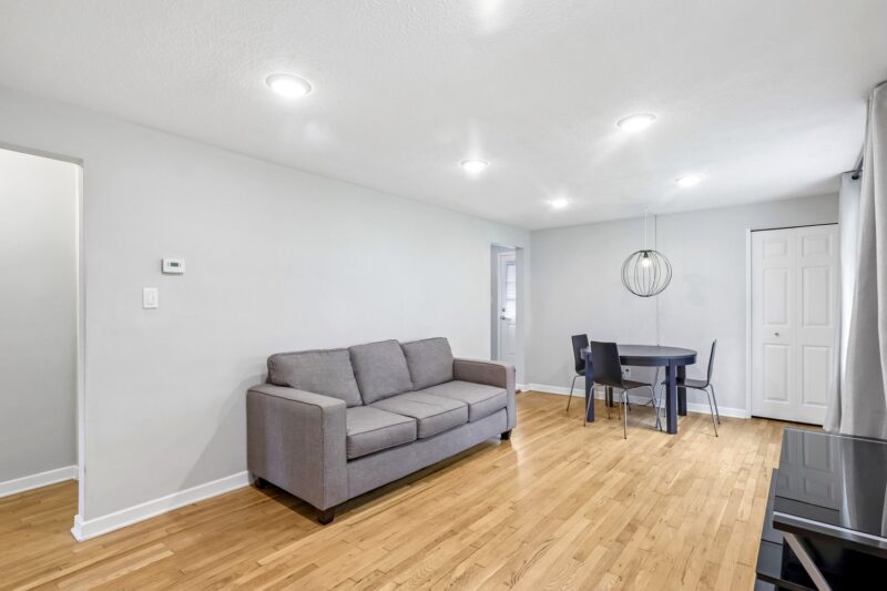 719 Darlington STREET — photo 3