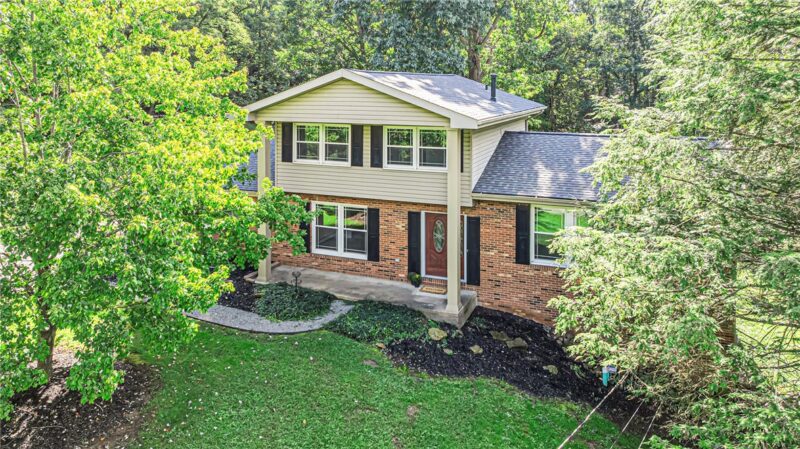 120 W Woodland Dr — photo 2
