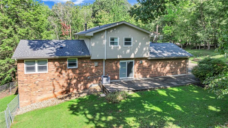 120 W Woodland Dr — photo 4