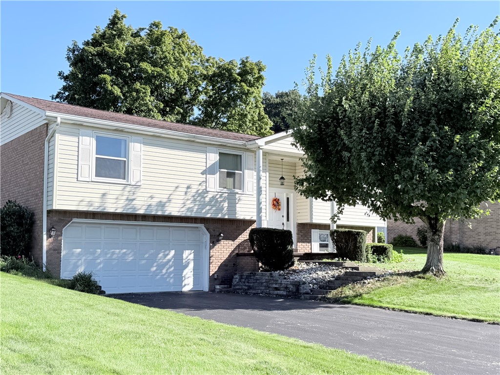 722 Courtview Dr — photo 1