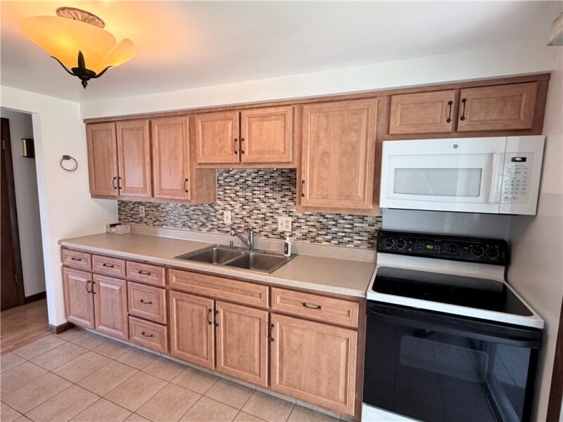 722 Courtview Dr — photo 6