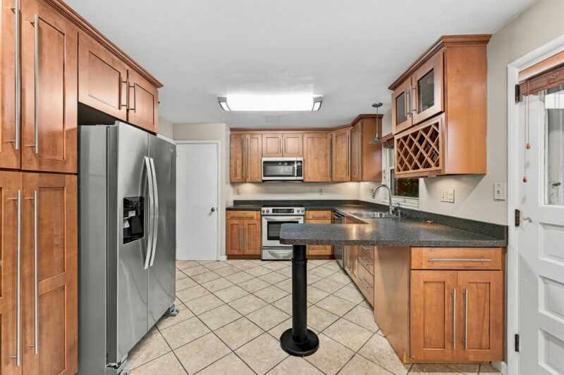 421 Kurt Drive — photo 8