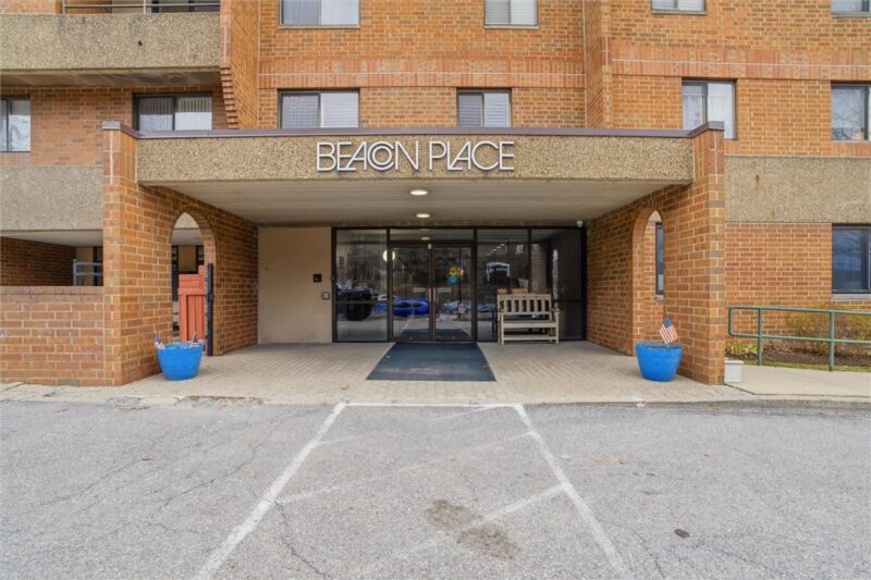 5715 Beacon St 213