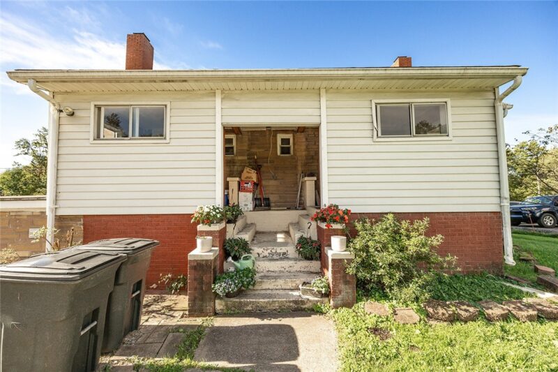 568 E Main St Ext — photo 8