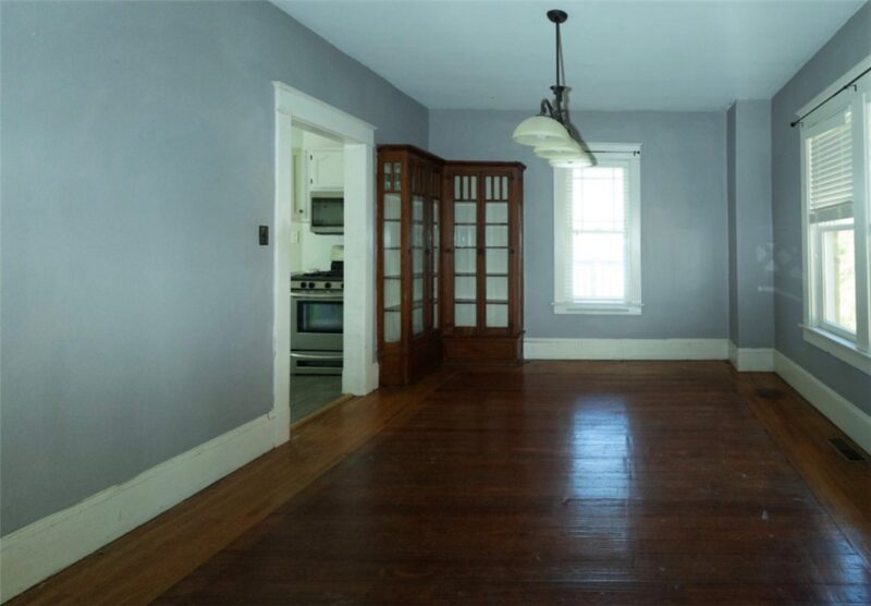 306 E Main St — photo 4