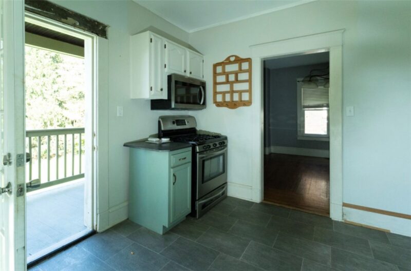 306 E Main St — photo 8