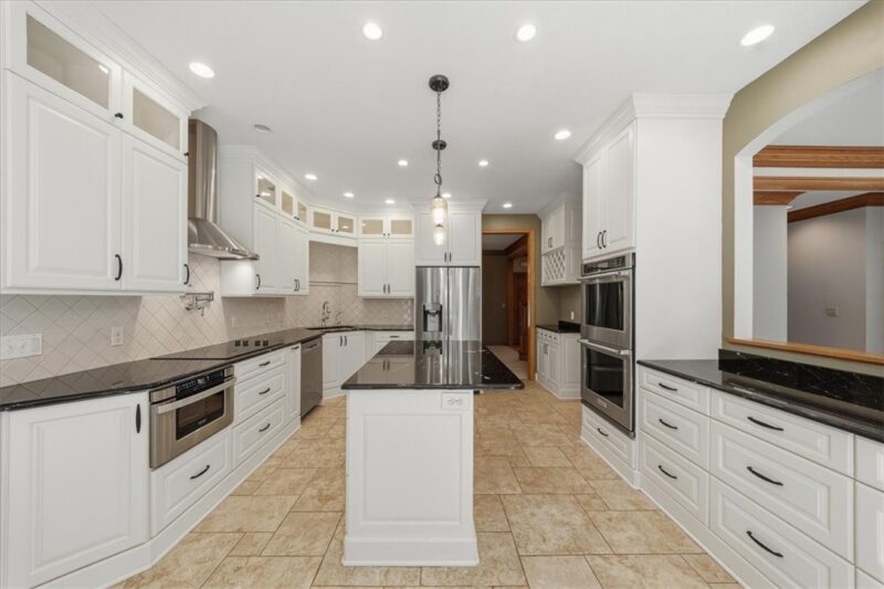 706 Audubon Dr — photo 8
