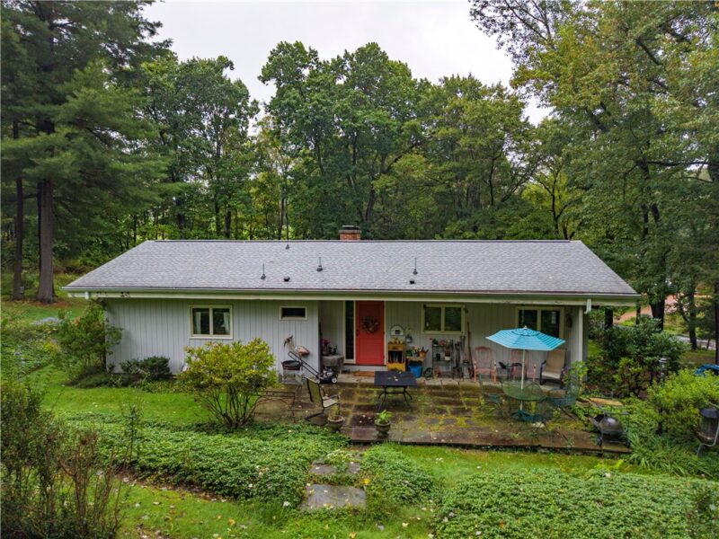 394 IRWIN RD — photo 2